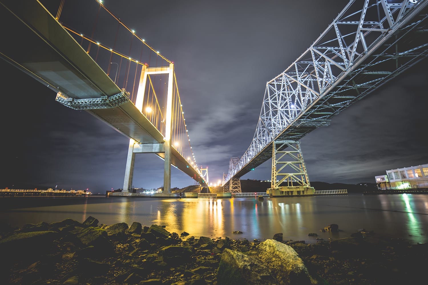 9 Expert Tips for Photographing Bridges & Capturing Architecture at Night
