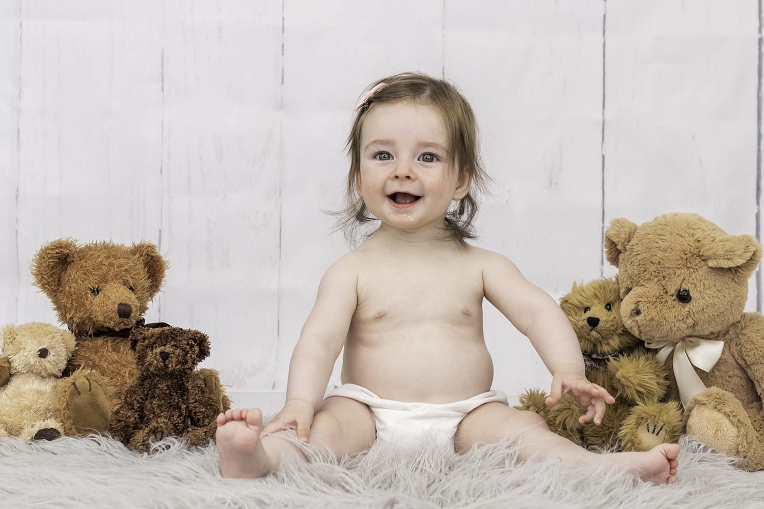 About Photographic Softboxes - Newborn Posing by Kelly Brown