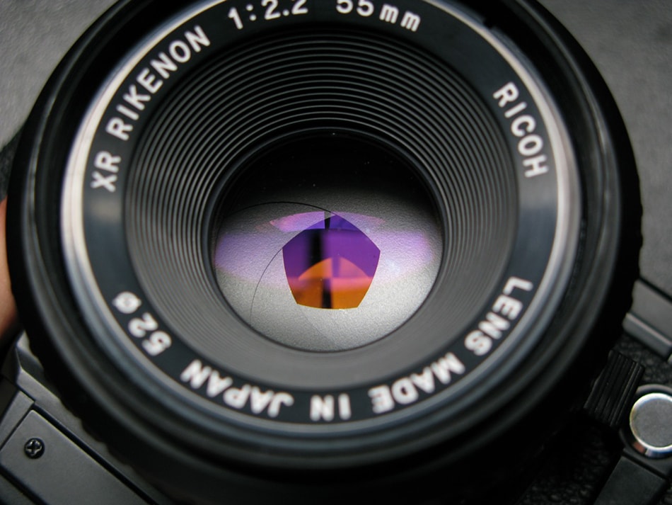 Camera lens and aperture