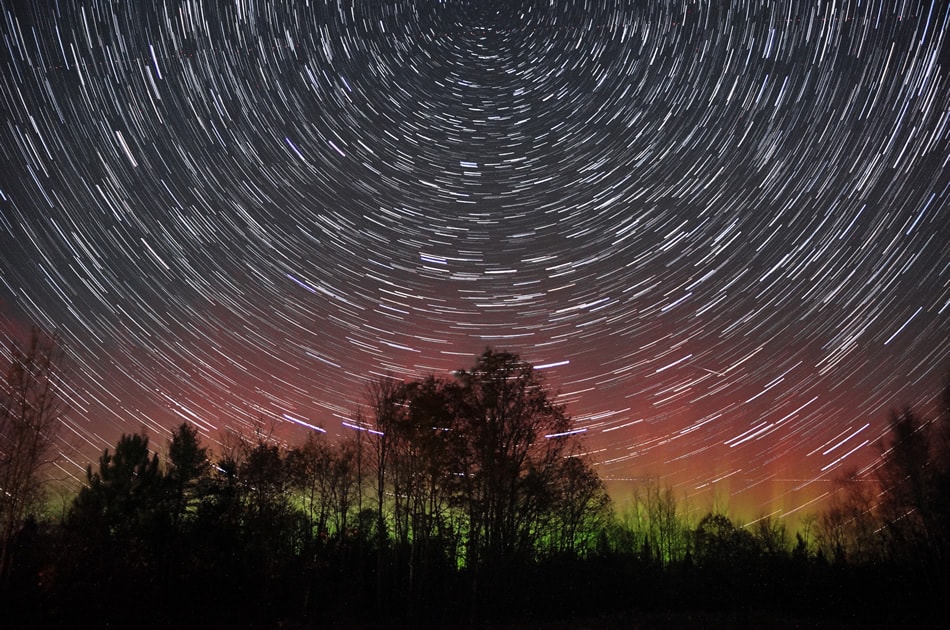 Aurora Trails with Meteor