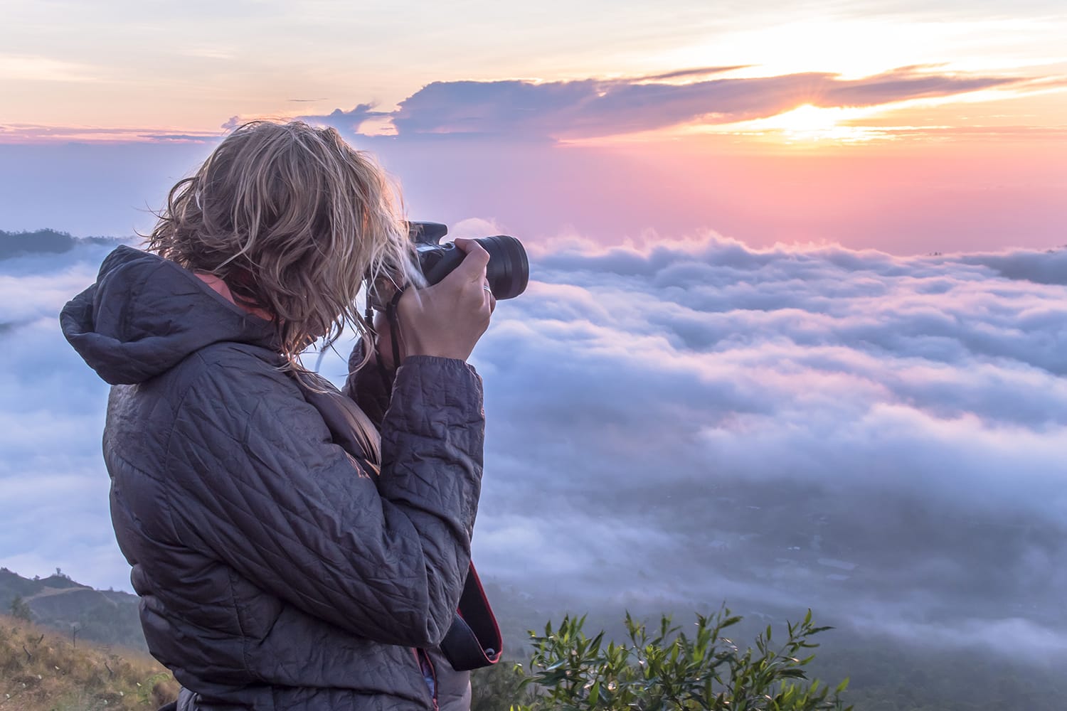 10 Things to Keep in Your Camera Bag  When Going on a Photography Adventure
