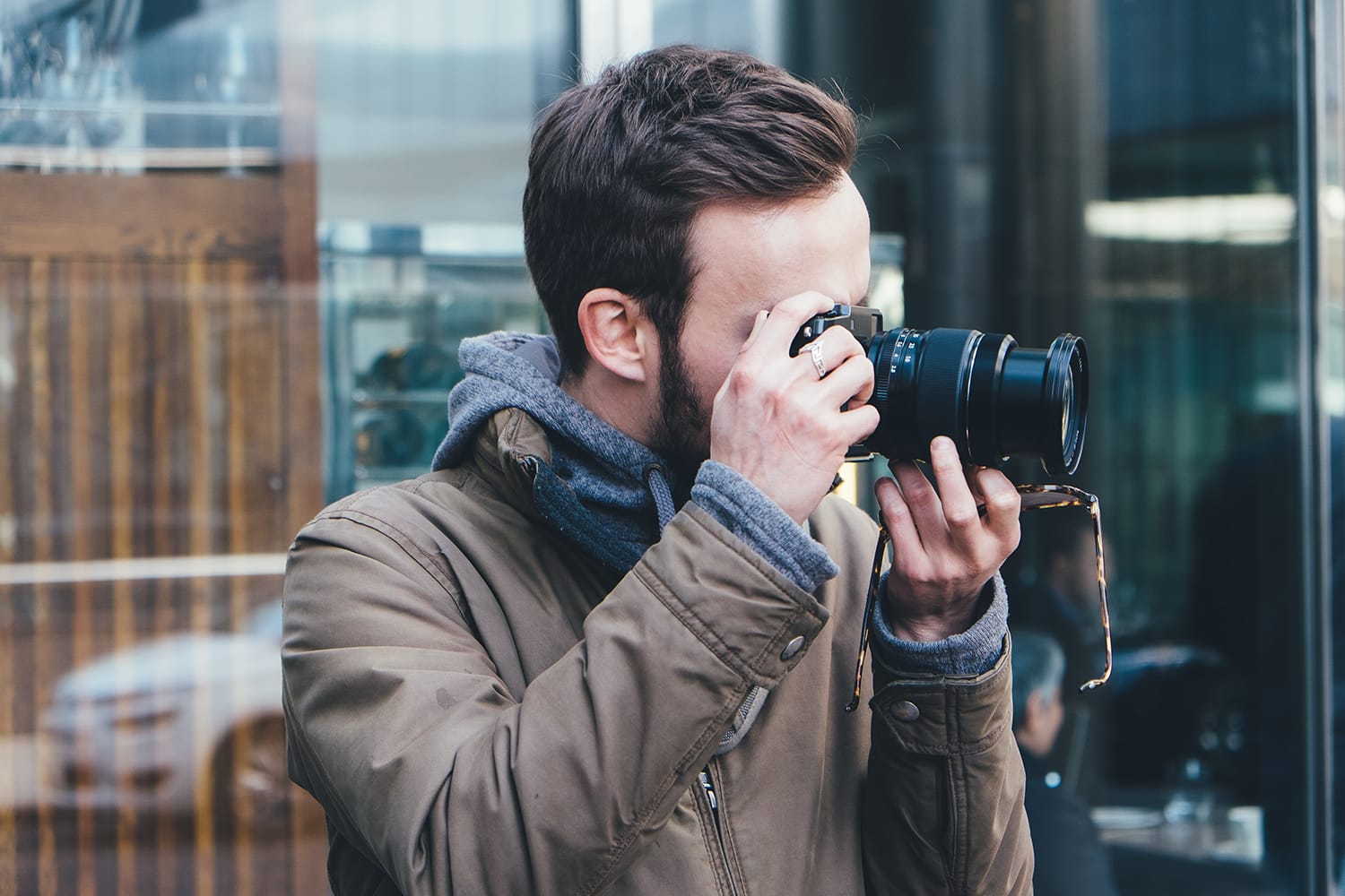 How to Reduce Camera Shake When Shooting Hand-Held