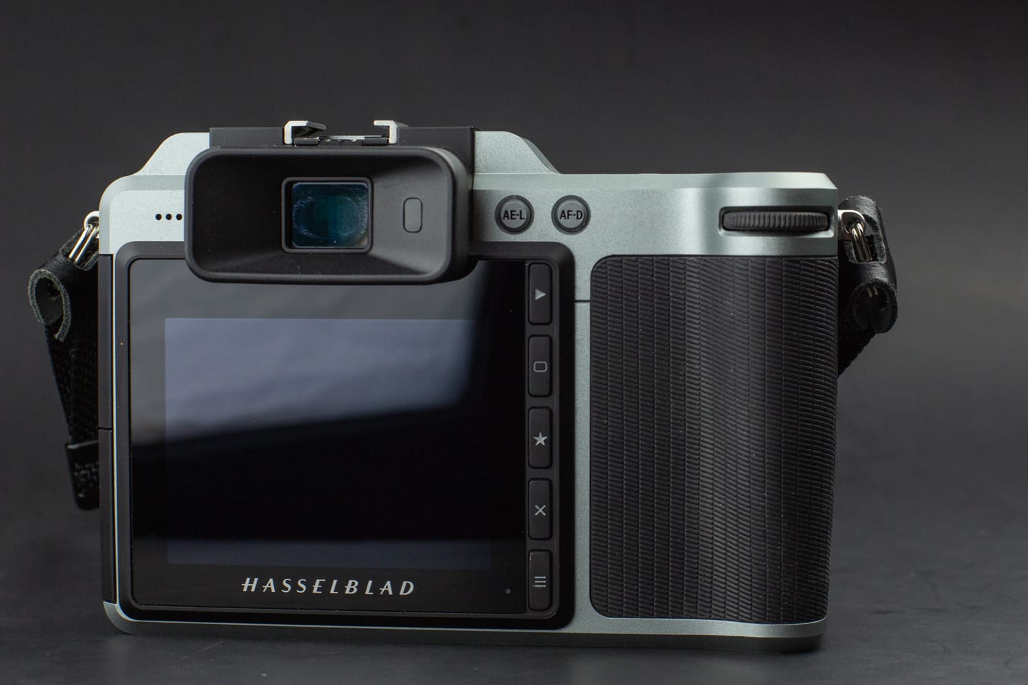Hands-On Review of the Hasselblad X1D-50c Medium Format Mirrorless Camera