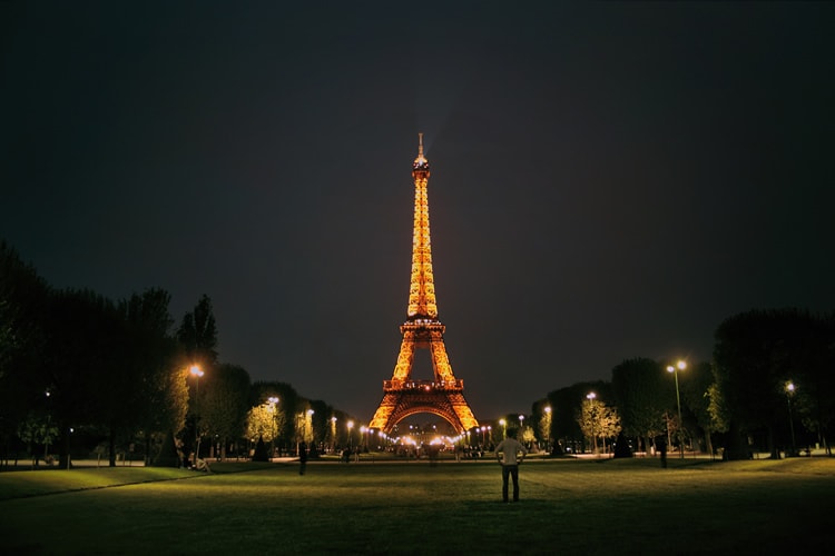 The Eiffel Tower skyline at dusk