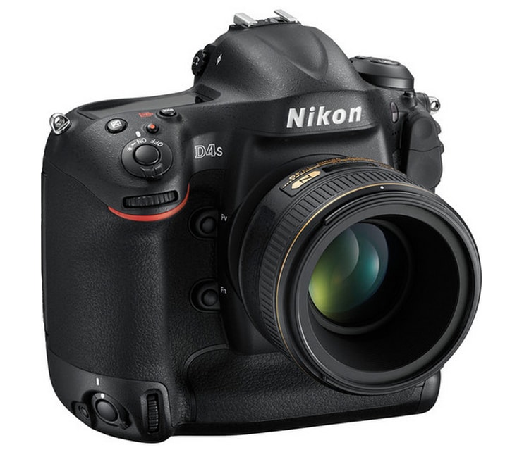 Nikon D4S Front Slant