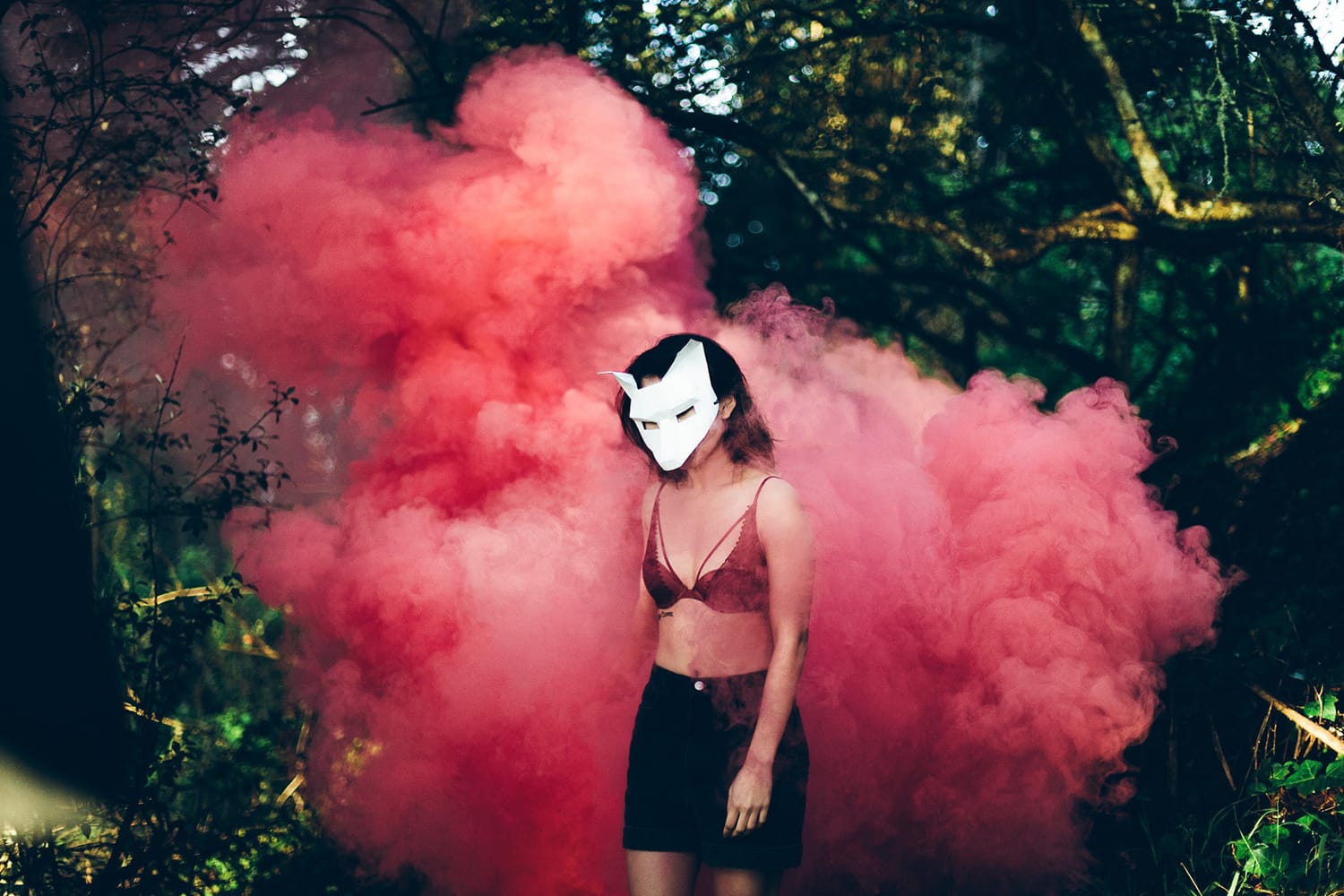 6 Easy Steps for Creating Awesome Smoke Bomb Photographs