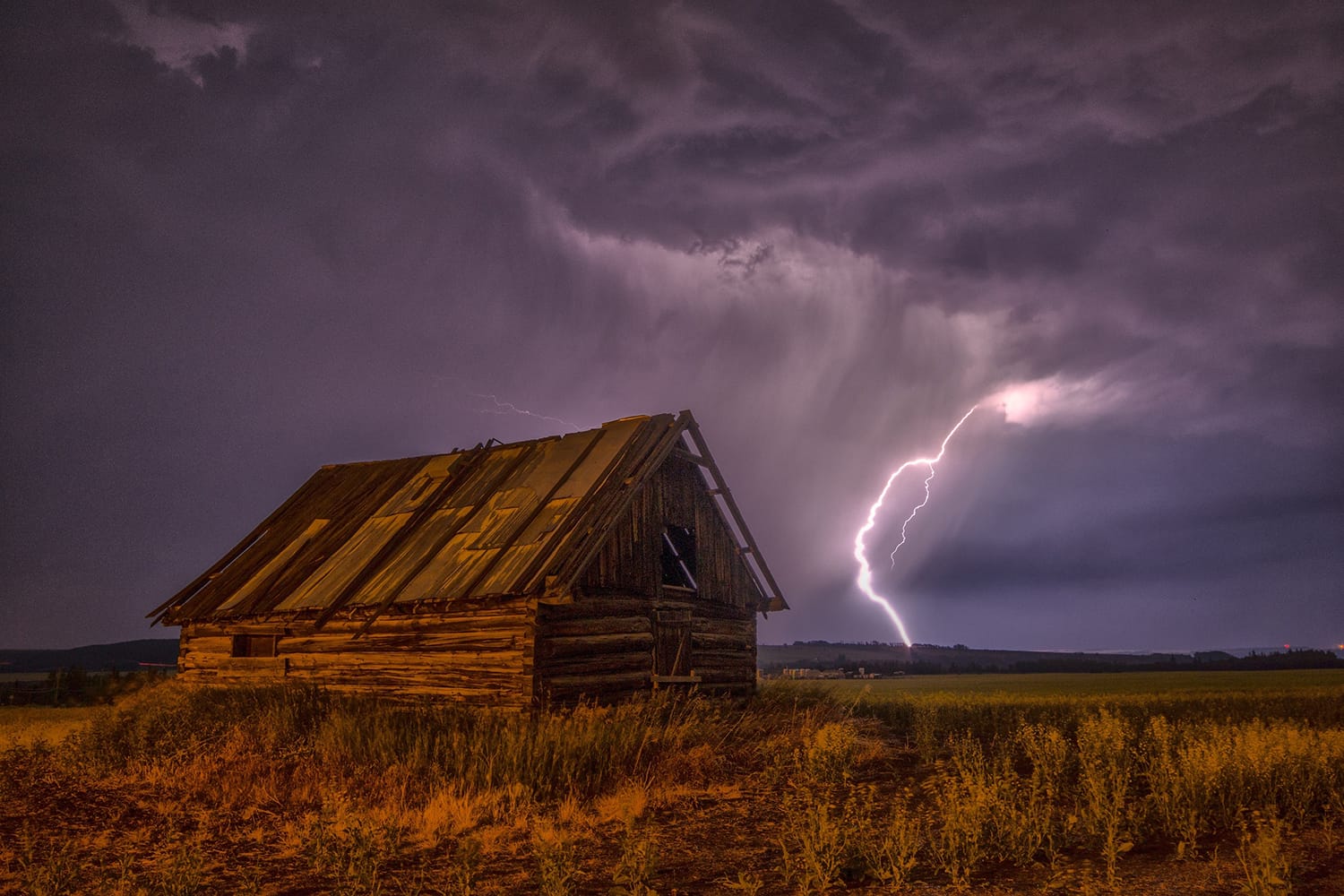 How to Stay Safe During Storm Photography