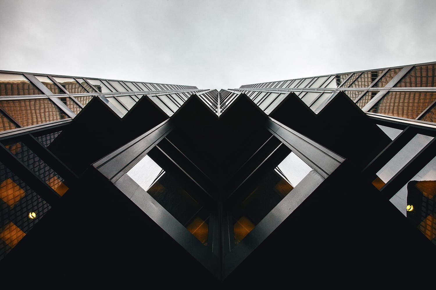 How to Use Symmetry to Create Stunning Compositions